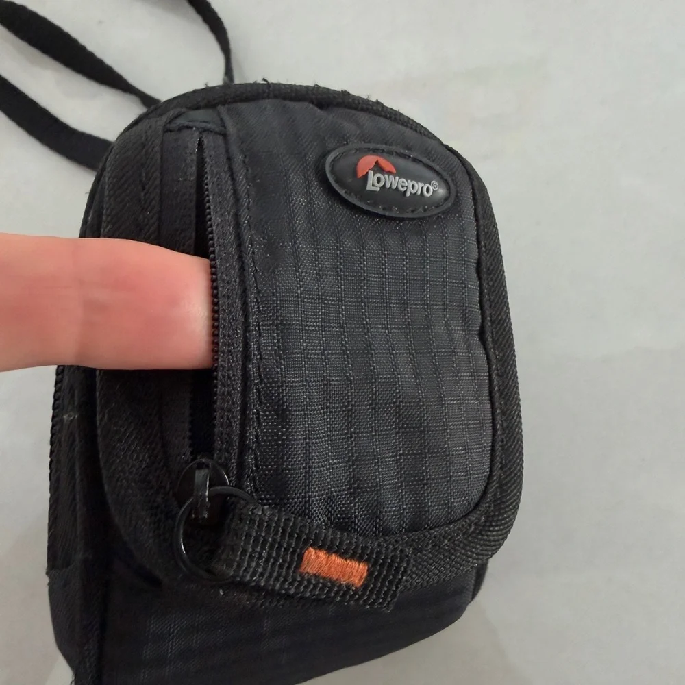 Lowepro Black Digital Camera case with Adjustable Strap and Belt Loop LP 114 GL